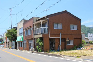 Tren penceresinden, Hiroşima görüntülemek