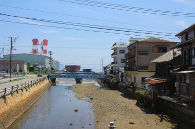 Tren penceresinden, Hiroşima görüntülemek