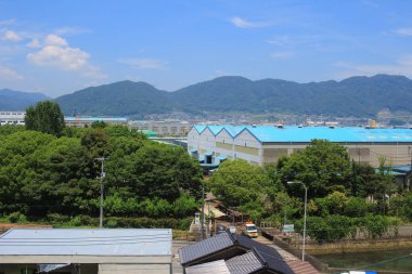 Tren penceresinden, Hiroşima görüntülemek