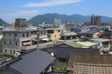 Tren penceresinden, Hiroşima görüntülemek