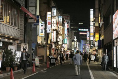  Shinjuku'nın Kabuki orta yol: tokyo, Japan.