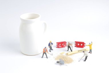  Min oyuncak işçi eser şeker ile