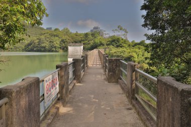 Aberdeen rezervuar duvar ve yürüyüş yolu baraj
