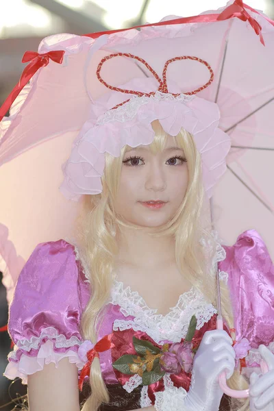 Jovem japonesa vestida com traje cosplay — Fotografia de Stock