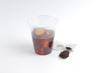  Soğuk çay; Beyaz arka plan üzerinde nesneleri