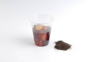  Soğuk çay; Beyaz arka plan üzerinde nesneleri