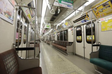 Sapporo şehir merkezinde, metroda 2017