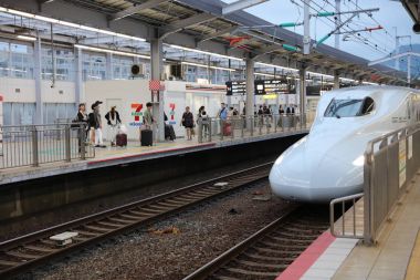 Kokura istasyonunda hız hızlı tren