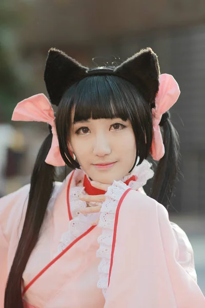 Unga japanska klädd i cosplay kostym — Stockfoto