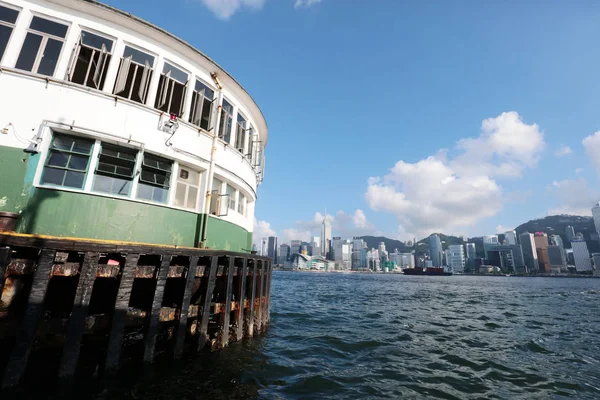 Hong kong Tsim Sha Tsui muelle y ferry — Foto de Stock