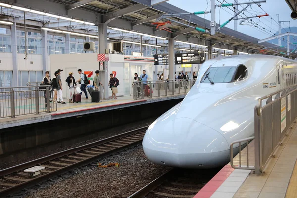 Kokura istasyonunda hız hızlı tren