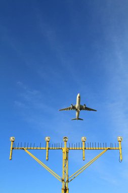 ışıkları pist aydınlatma yaklaşan uçak iniş Havaalanı