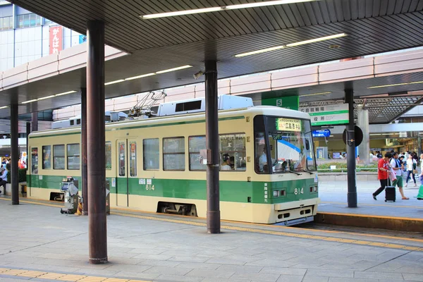 Il tram-treno a Hiroshima, Giappone — Foto Stock