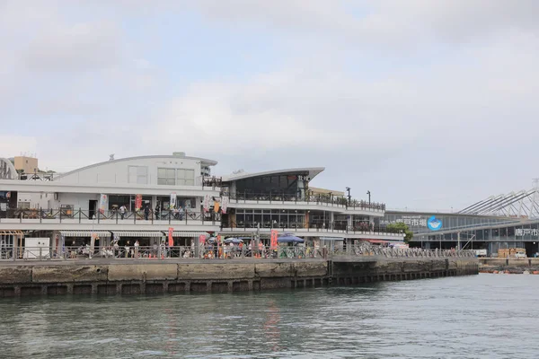 alışveriş merkezinde Karatocho