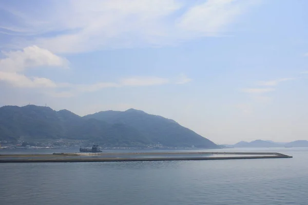 Tren görünümü Seto iç denizi — Stok fotoğraf