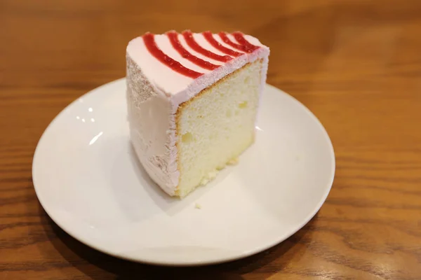 Pastel de queso arándano en plato blanco — Foto de Stock