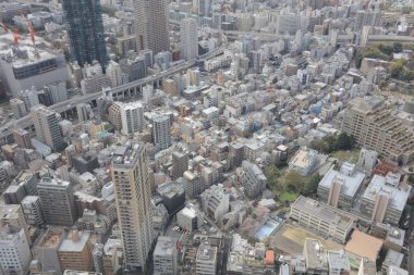 Cityscape Tokyo yüksek binanın üst katında vurdu.