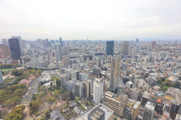 Stadsgezicht van Tokio schot van de bovenste verdieping van een hoog gebouw. — Stockfoto