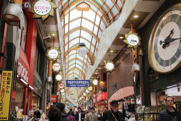 Calle comercial con turistas en Nakano — Foto de Stock