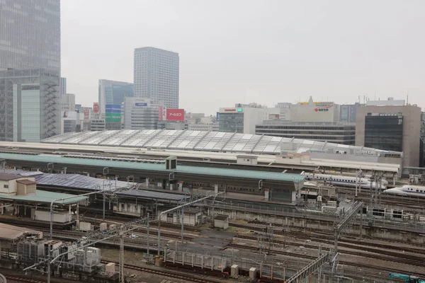 마루노우치 비즈니스 지구 및 도쿄 역 — 스톡 사진