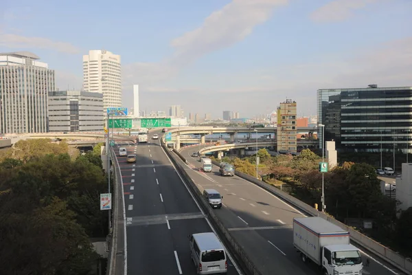 Tokyo Körfezi'nin manzaraya Tokyo monoray hattı