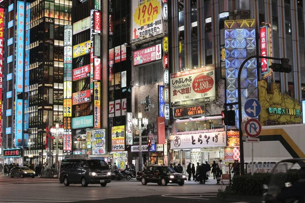 A Carteleras en el distrito de Shinjuku — Foto de Stock