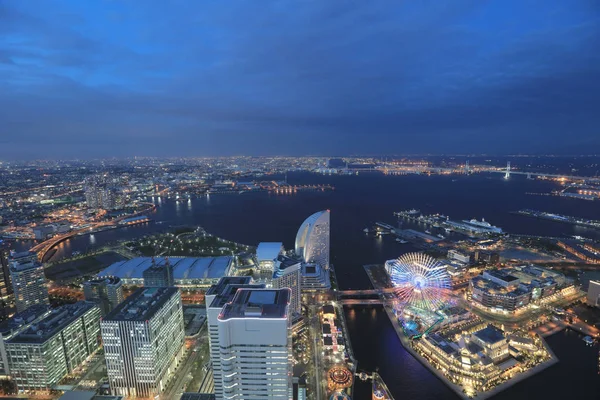 Yokohama defne cityscape alacakaranlıkta