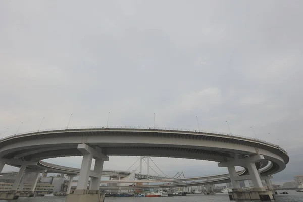 Regenbogenbrücke von odaiba, Tokio, Japan — Stockfoto