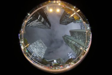 Tokyo Sky büyük şehirden Tokyo görülen ağaç