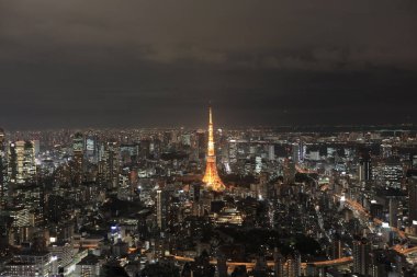 Tokyo Tower Tokyo Cityscape görünümüyle yanar 