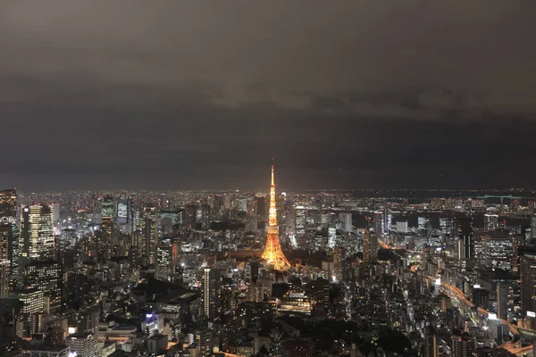 El paisaje urbano de Tokio al atardecer sobre Japón . —  Fotos de Stock