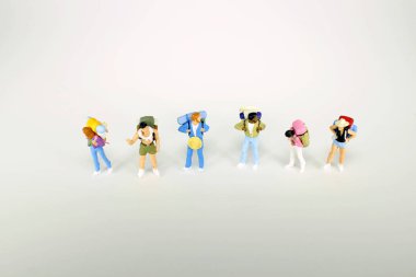 Mini seyahat etmek sırt çantası konumu olan mini rakamlar 