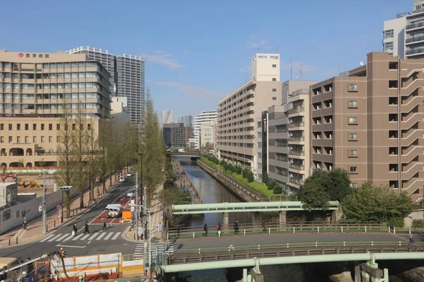 Uitzicht op de baai van Tokio in Tokio Monorail lijn — Stockfoto