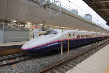 E2 serisi kurşun tren 