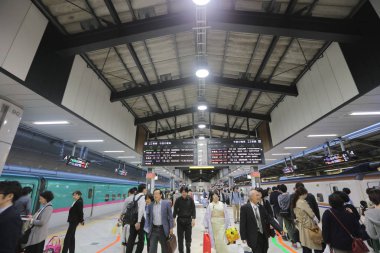  hızlı tren tokyo istasyonu platformu 