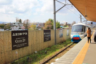 'Fujikyu hızlı' Fuji Dağı ile sevimli bir tren olduğunu 