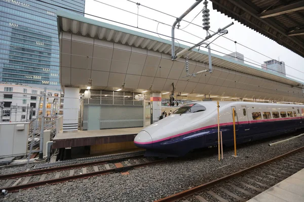 E2 serisi kurşun tren 