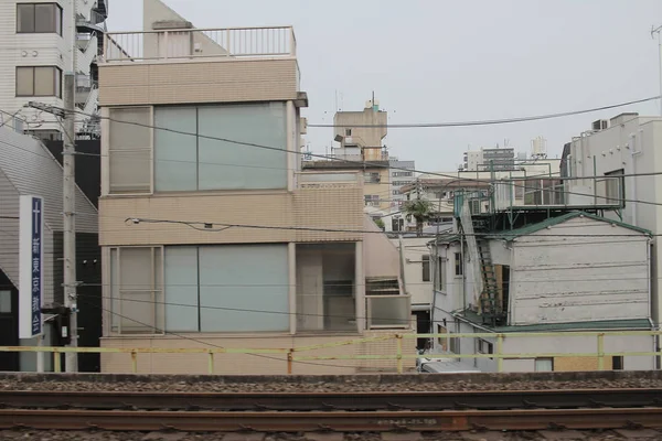 A vista no trem de rua de tokyo — Fotografia de Stock