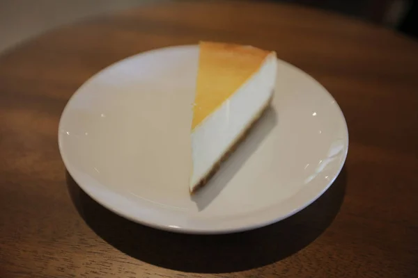 A fatia de bolo de queijo — Fotografia de Stock