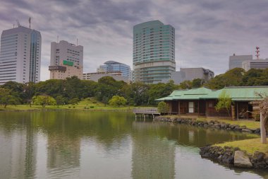 Hamarikyu bahçeleri geleneksel bir Bahçe 