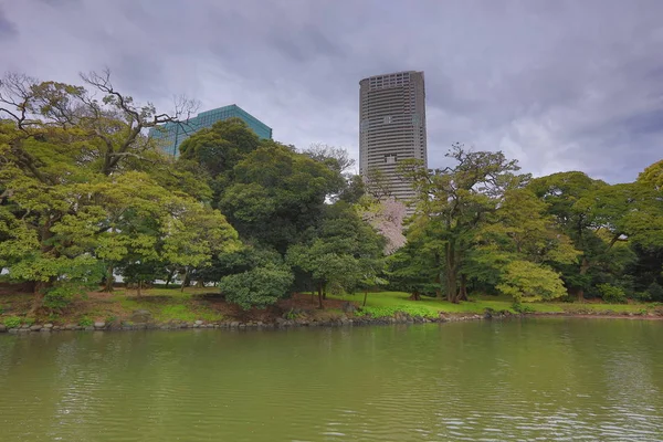 Hamarikyu bahçeleri geleneksel bir Bahçe 