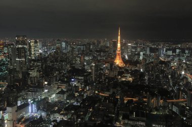 Tokyo Tower Tokyo Cityscape görünümüyle yanar 