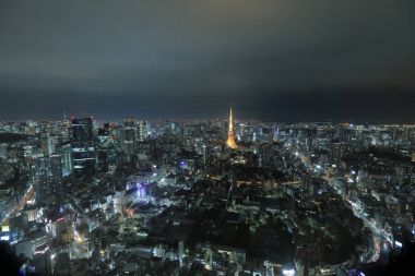 Tokyo Tower Tokyo Cityscape görünümüyle yanar 
