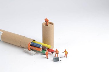 işçilerin takım renk kalem üzerinde çalışıyoruz