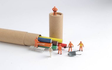 işçilerin takım renk kalem üzerinde çalışıyoruz