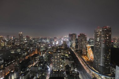 Dünya Ticaret Merkezi'nden görüldüğü gibi Güney Tokyo siluetinin