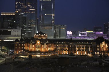 akşam Tokyo İstasyonu