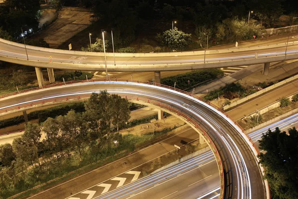 gece görünümü Modern şehir trafik otoyol ve köprü