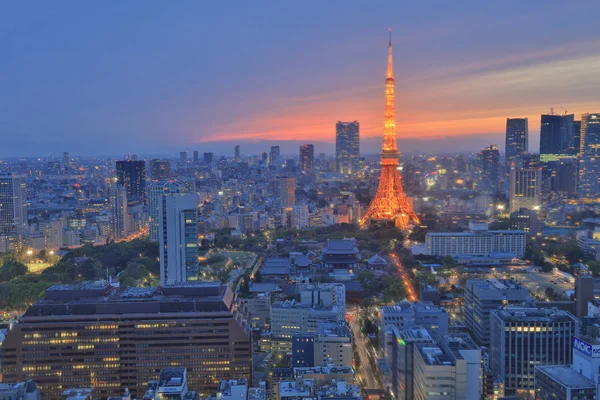 Dünya Ticaret Merkezi'nden görüldüğü gibi Güney Tokyo siluetinin