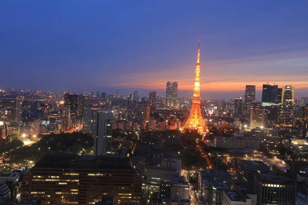 Dünya Ticaret Merkezi'nden görüldüğü gibi Güney Tokyo siluetinin